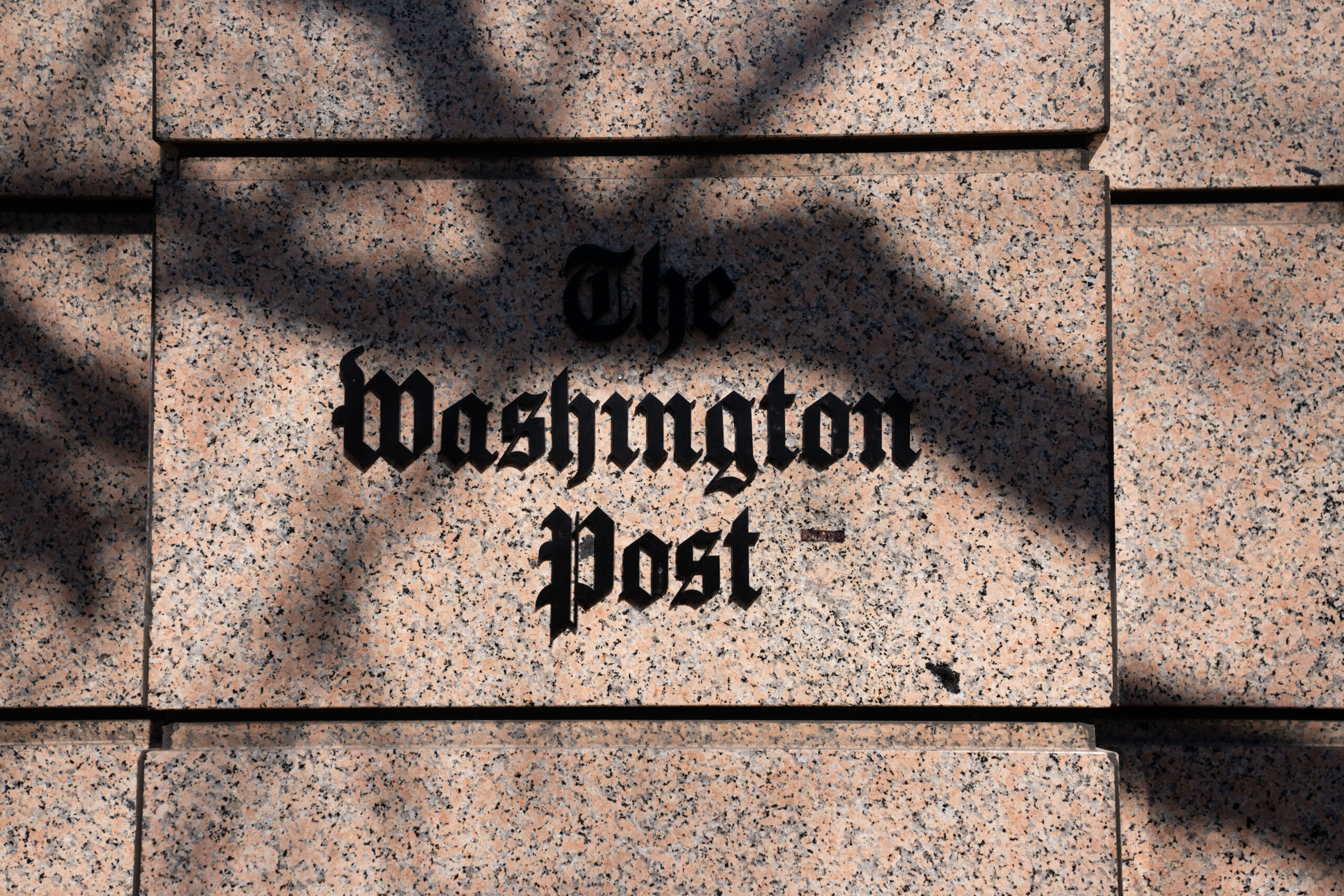 le pdg du washington post demissionne apres des licenciements scaled