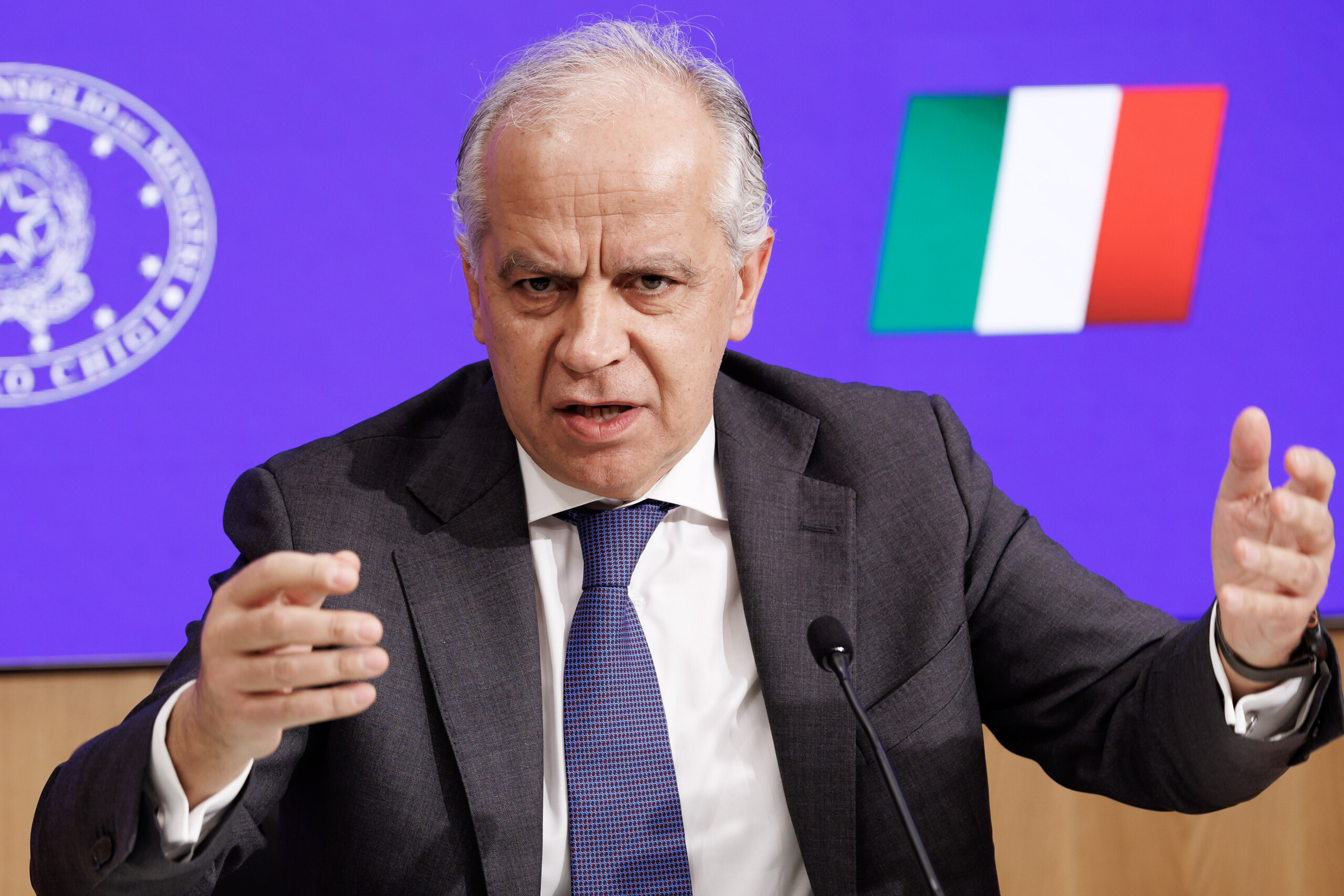 securite piantedosi il y a ceux qui visent le chaos lopposition doit cooperer pour defendre letat scaled