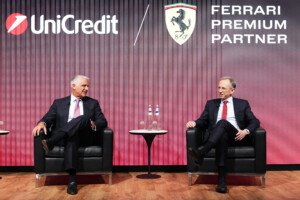unicredit prevoit de distribuer 30 milliards aux actionnaires en 3 ans 50 milliards en 5 ans