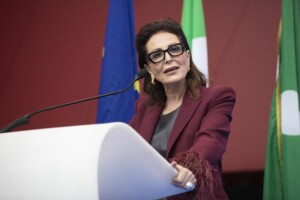 affaire santanche pavanelli m5s decorum institutionnel enterre