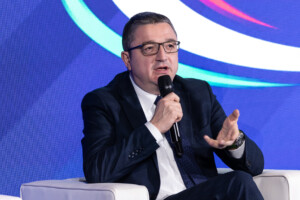 journee du souvenir fugatti les autonomies sont appelees a favoriser le dialogue entre les peuples