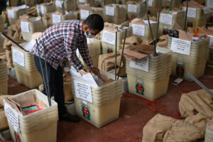 bangladesh ouverture des bureaux de vote pour les premieres elections depuis les troubles de 2024