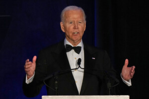 etats unis sondages un an apres la majorite des electeurs regrettent biden