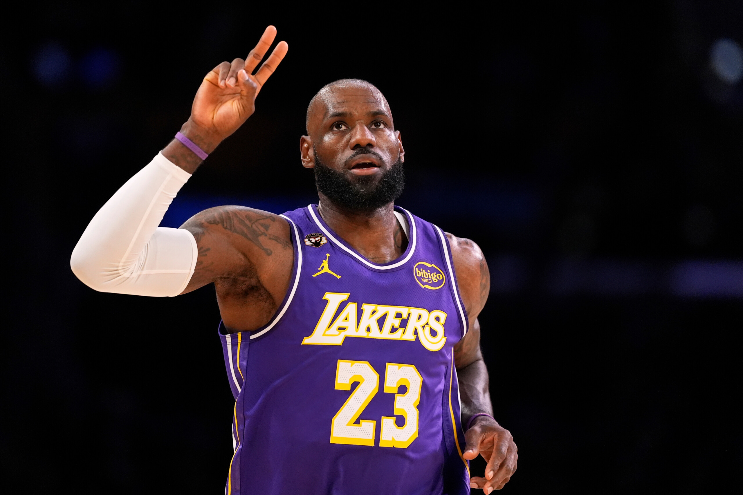 NBA : victoire des Lakers avec un triple-double historique de LeBron James 1 nba victoire des lakers avec un triple double historique de lebron james scaled