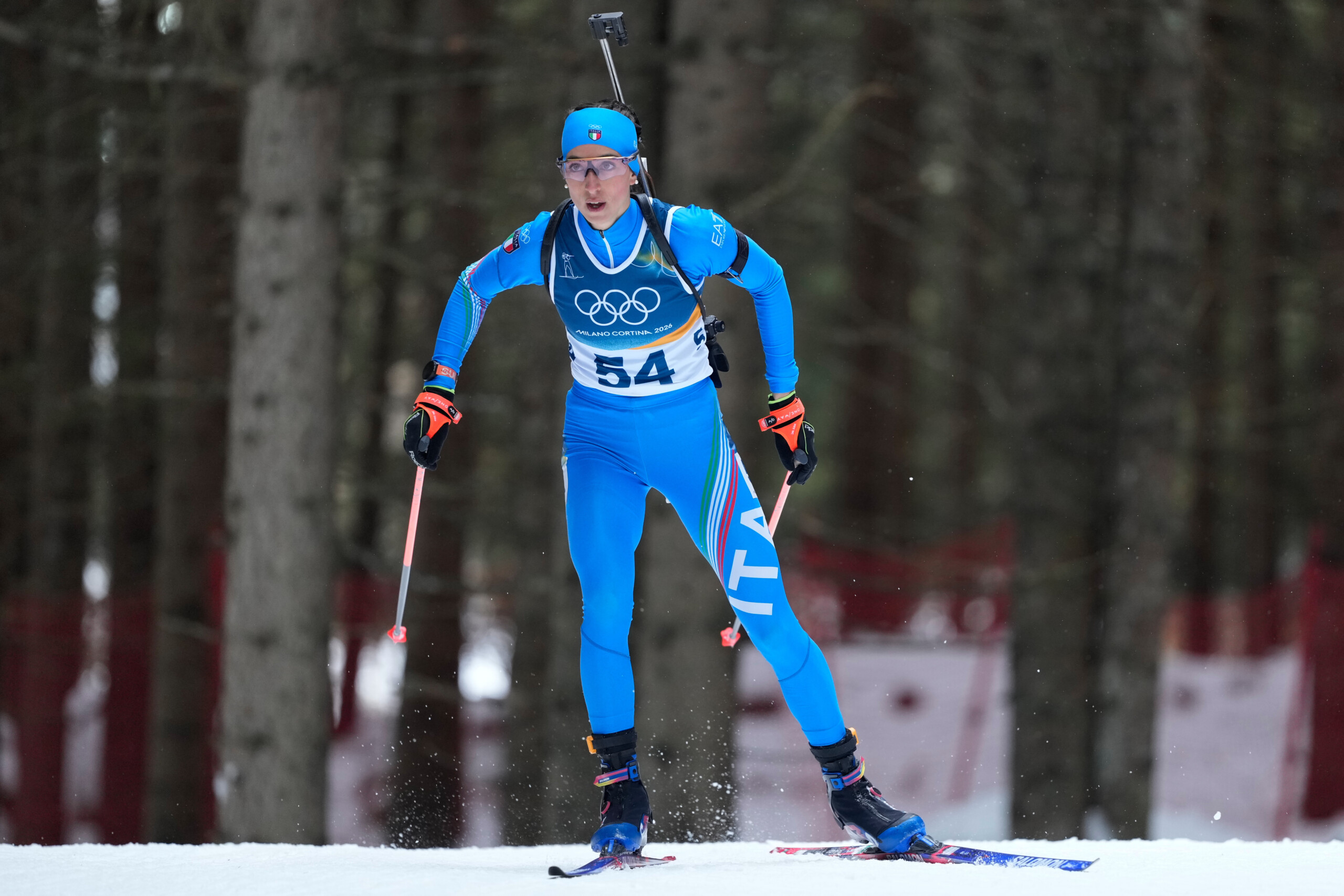 jeux olympiques de milan cortina vittozzi realise une remontee legendaire et remporte lor en poursuite feminine de biathlon scaled