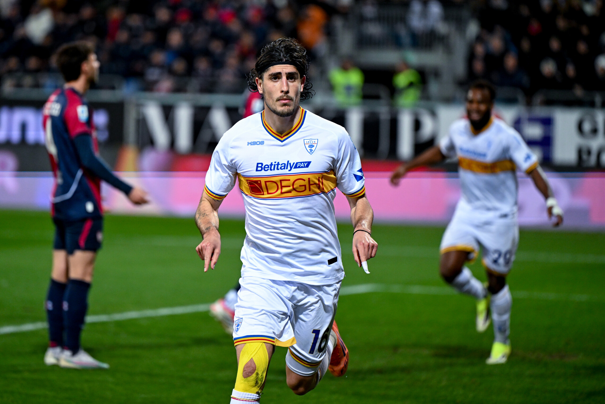 football serie a cagliari lecce 0 2 scaled