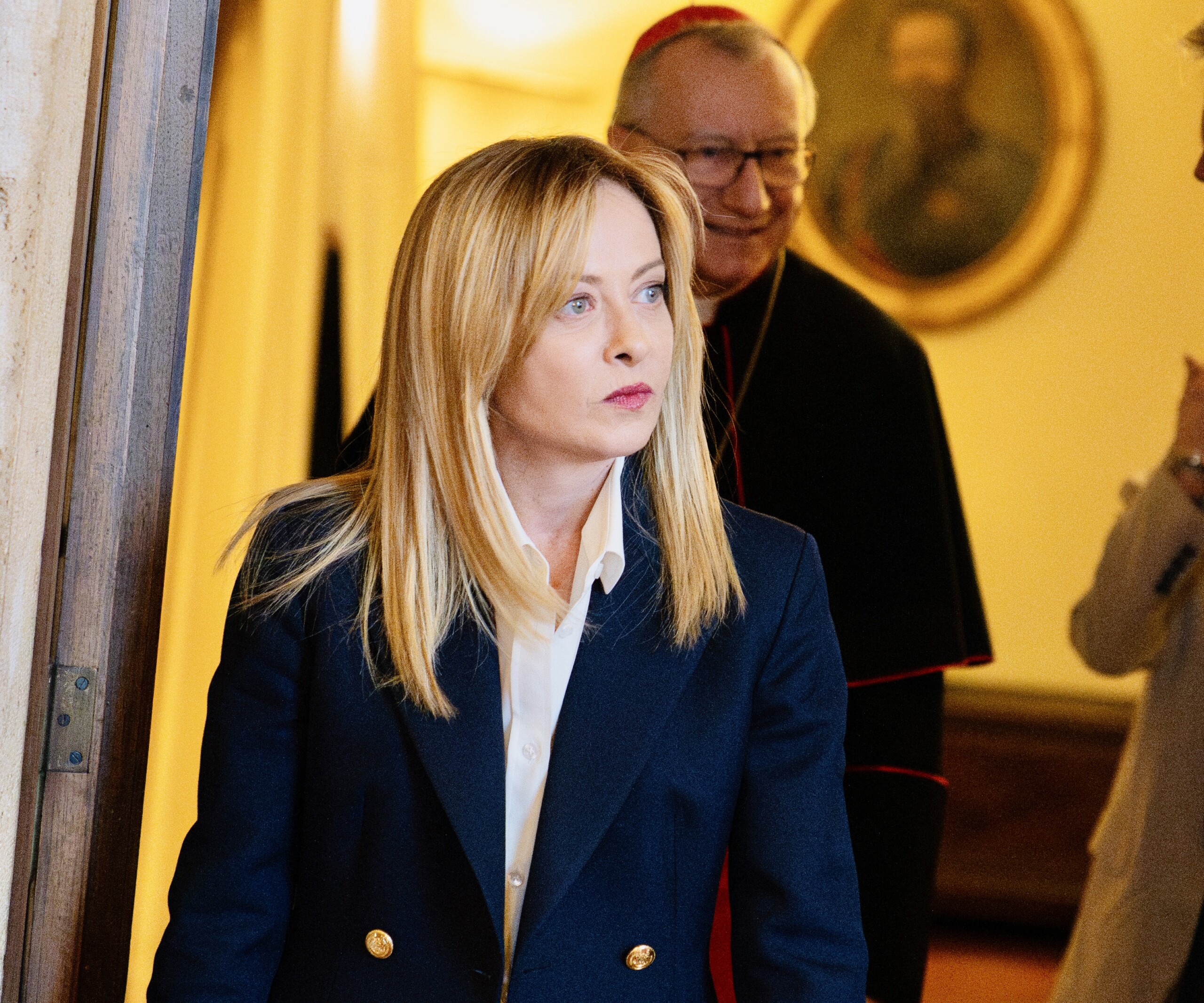 migrants meloni les magistrats prennent des decisions absurdes mais nous sommes determines et nous continuons davancer scaled