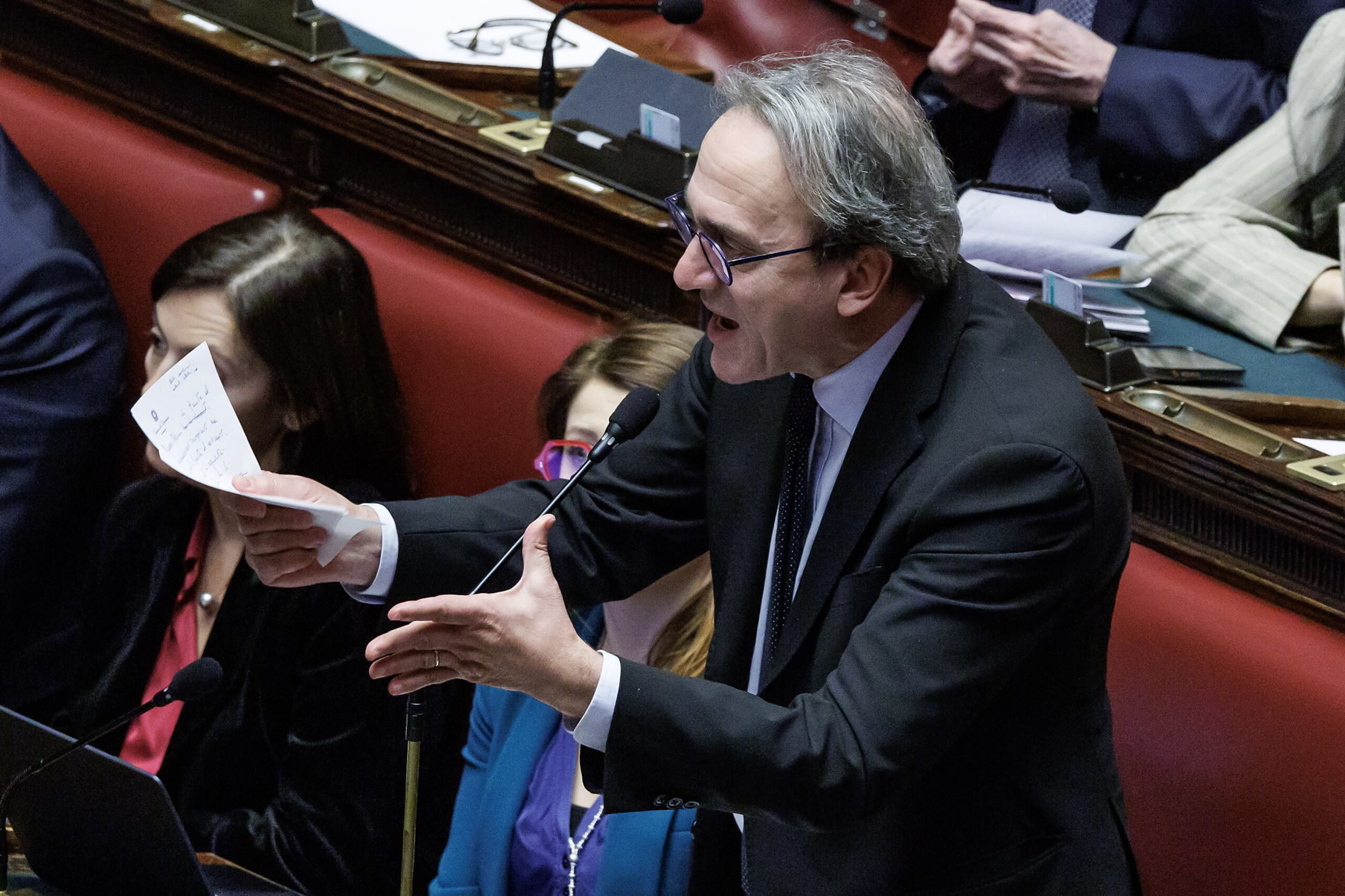 nous vous tirerons dans la tete bonelli denonce les menaces de mort a la chambre scaled