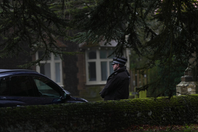 lancien prince andrew libere apres 12 heures dinterrogatoire