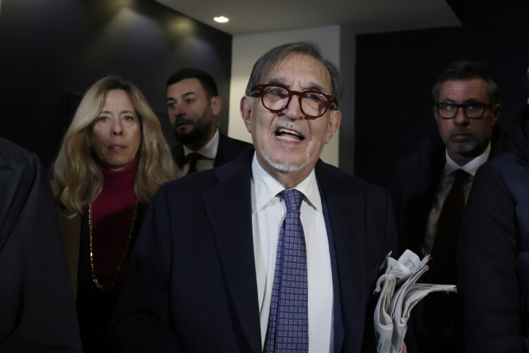 migrants la russa jugement anormal sur les ong il est si difficile de faire respecter la loi