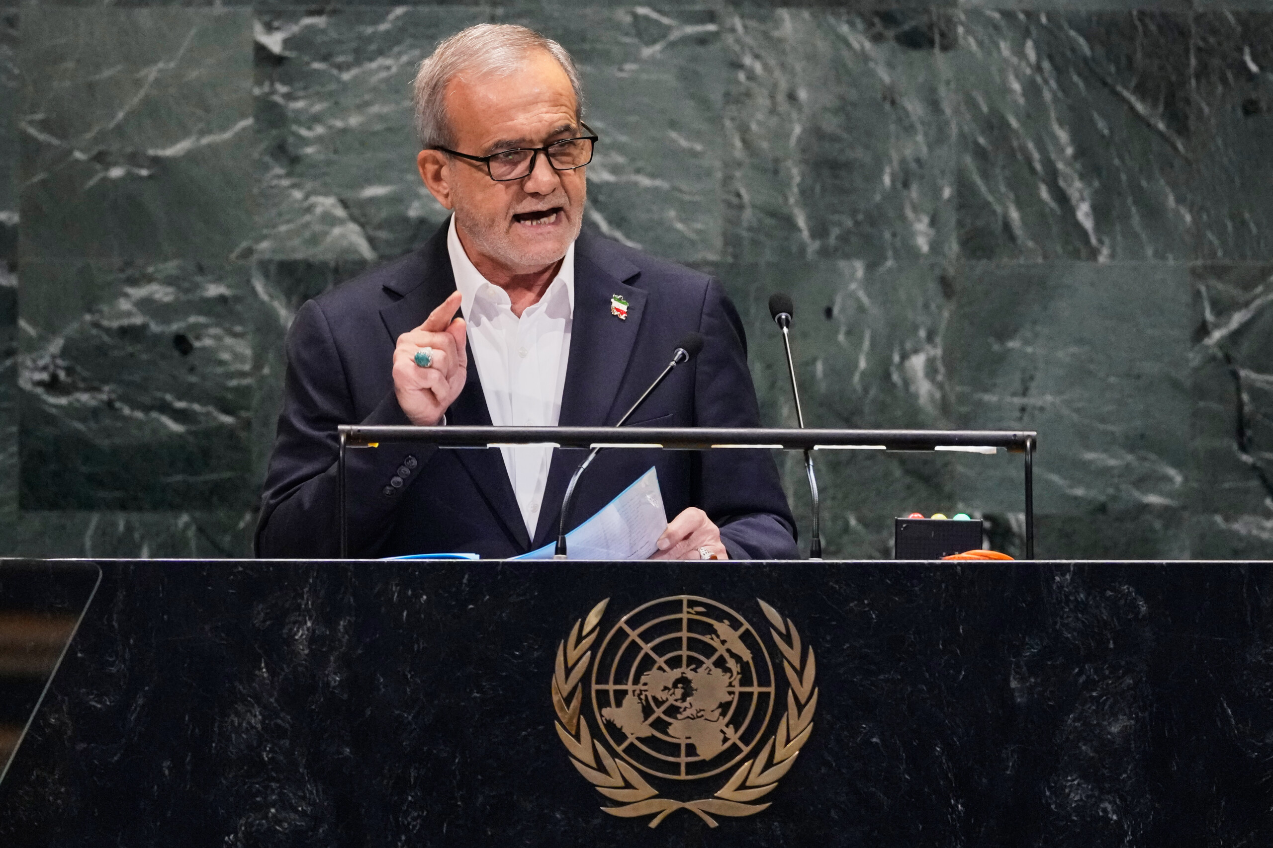 Iran, Pezeshkian : « Nous ne céderons pas devant les puissances mondiales » 1 iran pezeshkian nous ne cederons pas devant les puissances mondiales scaled