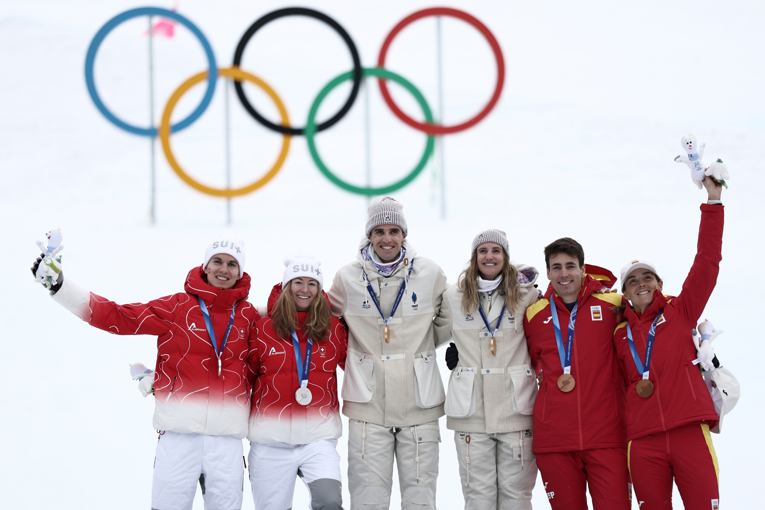 milan cortina ski alpinisme medaille dor pour la france dans le relais mixte cinquieme place pour litalie scaled