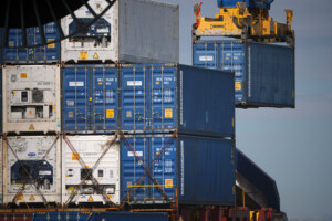 droits de douane a partir de demain suspension de la perception apres la decision de la cour supreme