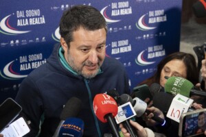 meurtre a rogoredo salvini si les accusations sont confirmees cest un outrage a nos collegues en uniforme