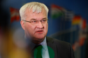 ukraine ministre des affaires etrangeres de kiev merci a litalie pour son soutien constant