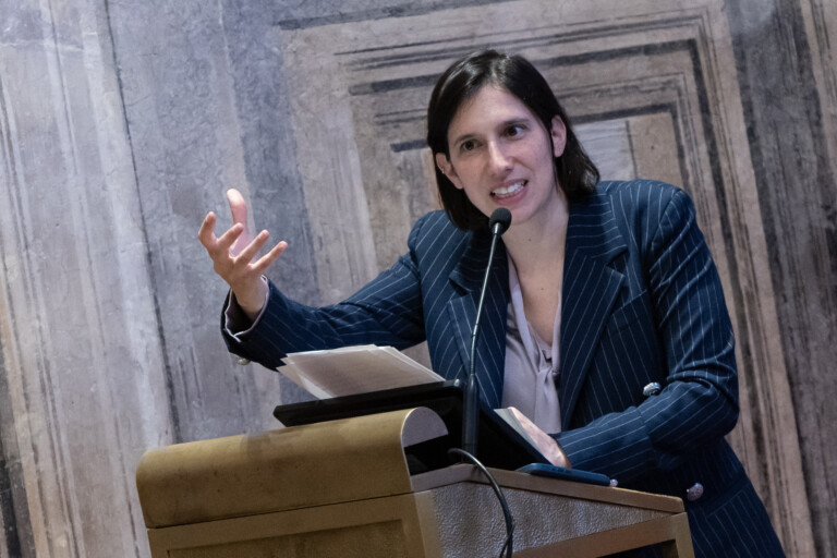 caporalato schlein au gouvernement une loi specifique sur les riders et un salaire minimum sont necessaires