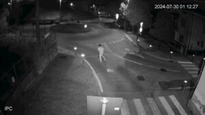 meurtre de verzeni debut du proces la famille de la victime et laccuse presents dans la salle daudience