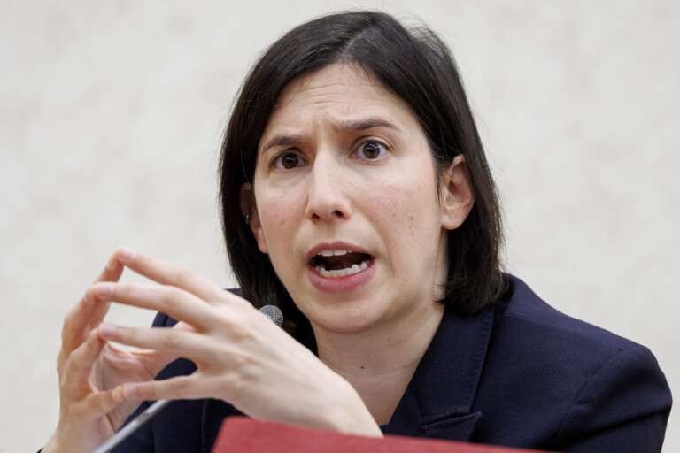 iran schlein inquietude face a lescalade trump hors du droit international