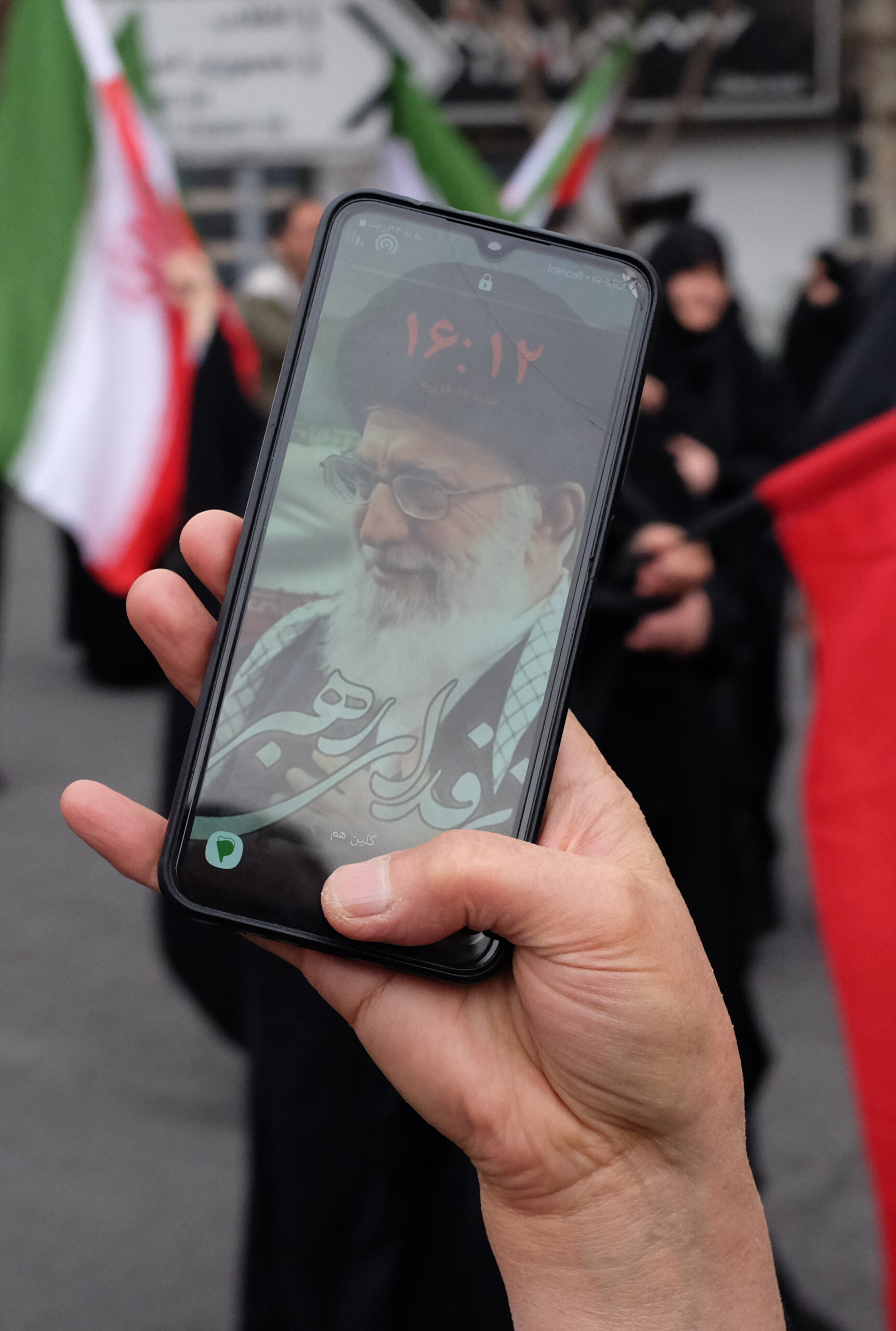 iran wsj israel a pirate une application de priere pour inciter a la desertion scaled