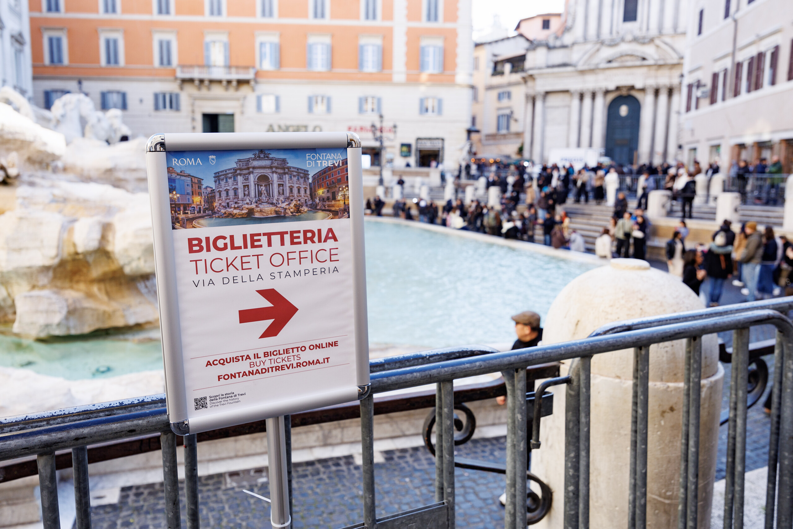 Fontaine de Trevi, 230 000 entrées au cours du premier mois avec billet 1 fontaine de trevi 230 000 entrees au cours du premier mois avec billet scaled