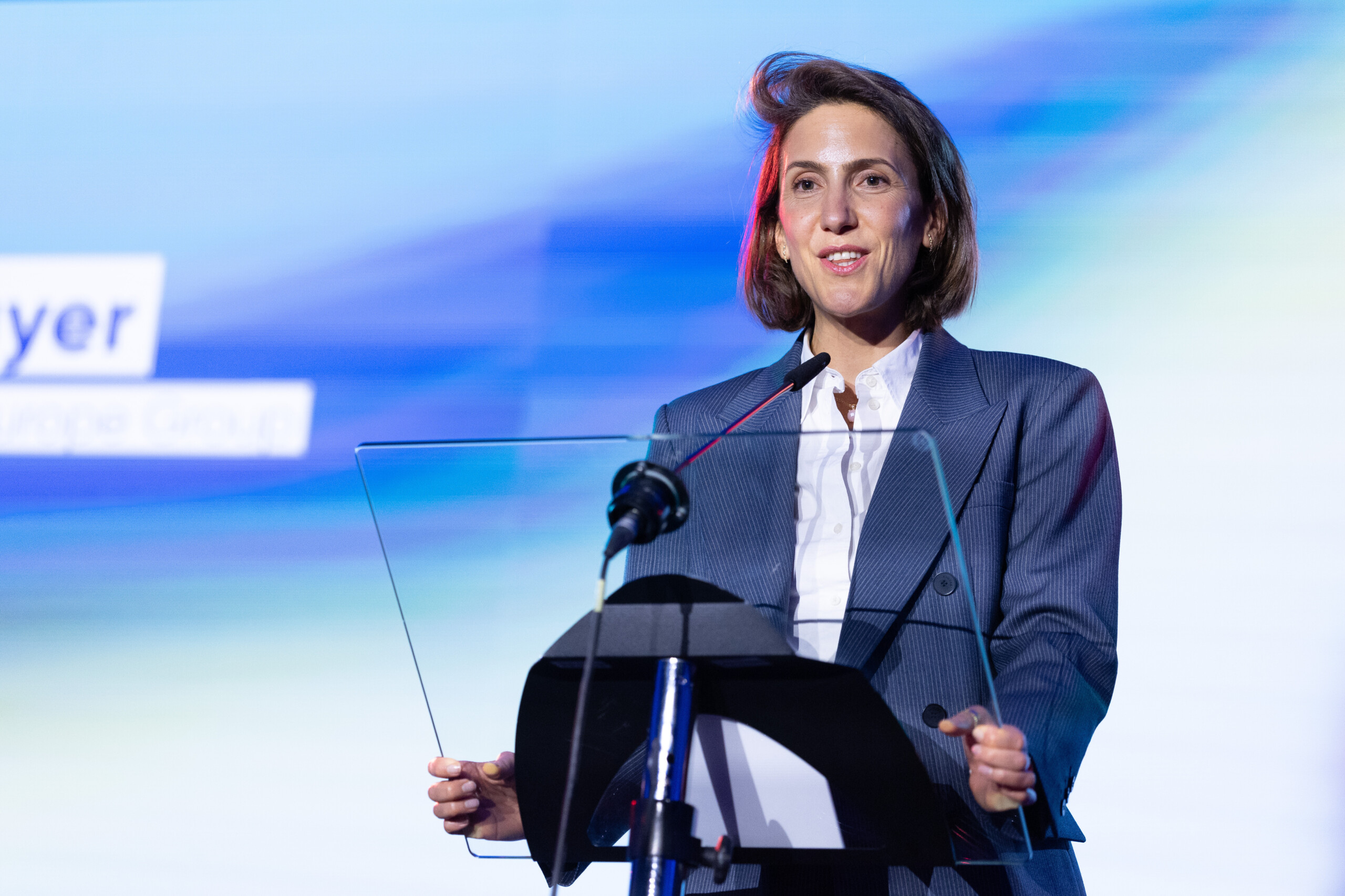 ue chef de renew meloni na pas de canal privilegie avec trump scaled