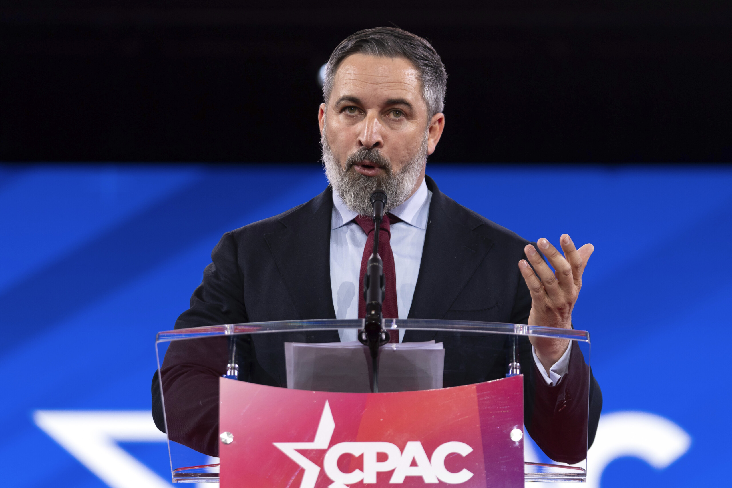 espagne abascal le corrompu sanchez sest deguise en pacifiste scaled