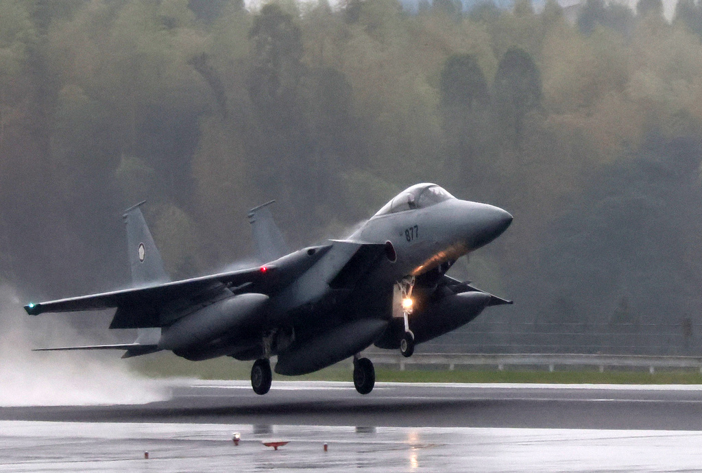 iran centcom les rumeurs concernant le crash dun f 15 americain sont infondees et fausses