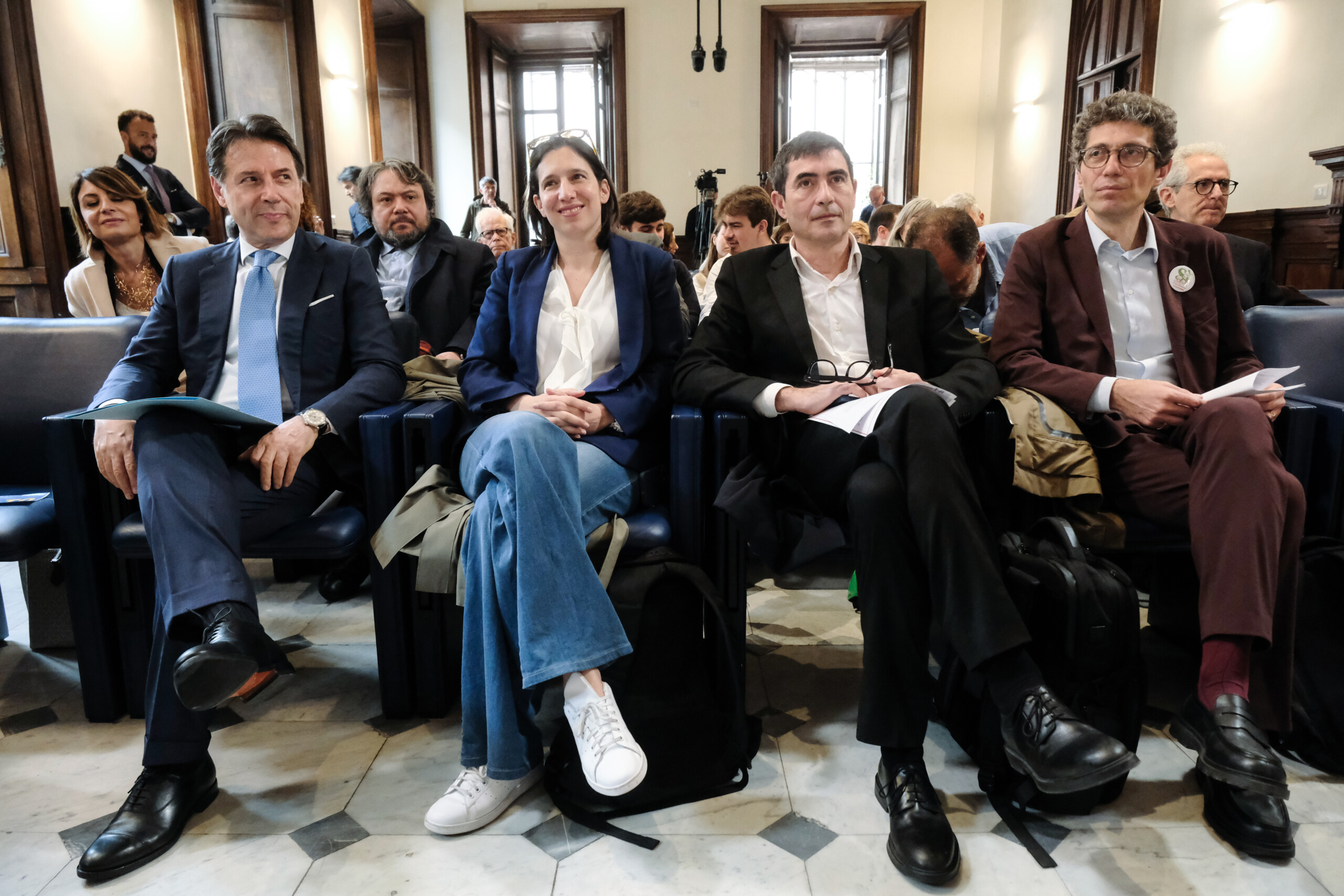 iran resolution pde28091m5se28091avse28091europa cesseze28091lee28091feu immediat et reprise des negociations scaled