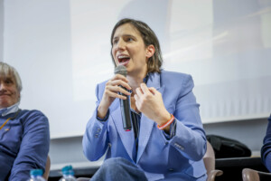 iran schlein non a lutilisation des bases americaines vous devez le dire maintenant car cest contraire a la constitution