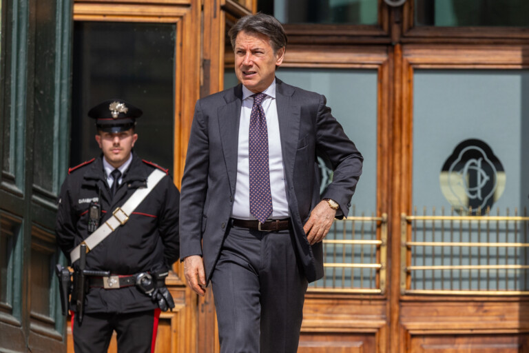 iran conte il faut prendre position comme sanchez non a la servitude