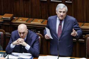 iran tajani plus de 20 000 italiens rapatries depuis le debut de la crise