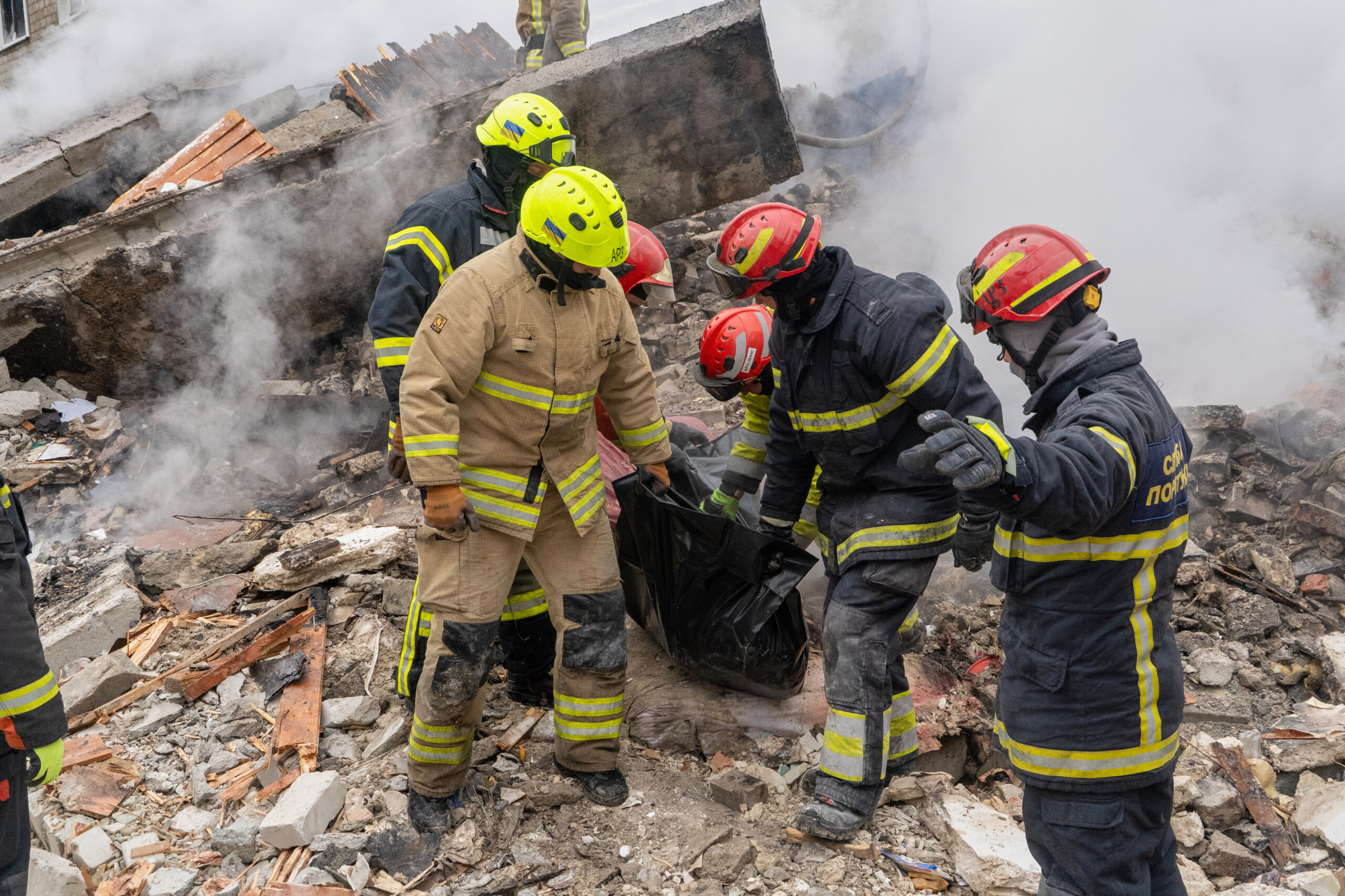 ukraine kyiv le bilan de lattaque russe a kharkiv seleve a 10 morts scaled