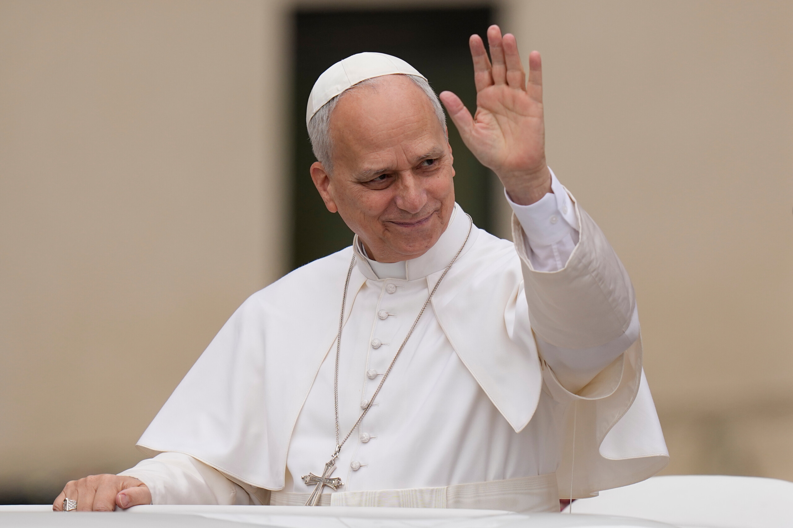 8 mars pape leon xiv souffrance due a la violence envers les femmes soutenir le genie feminin scaled