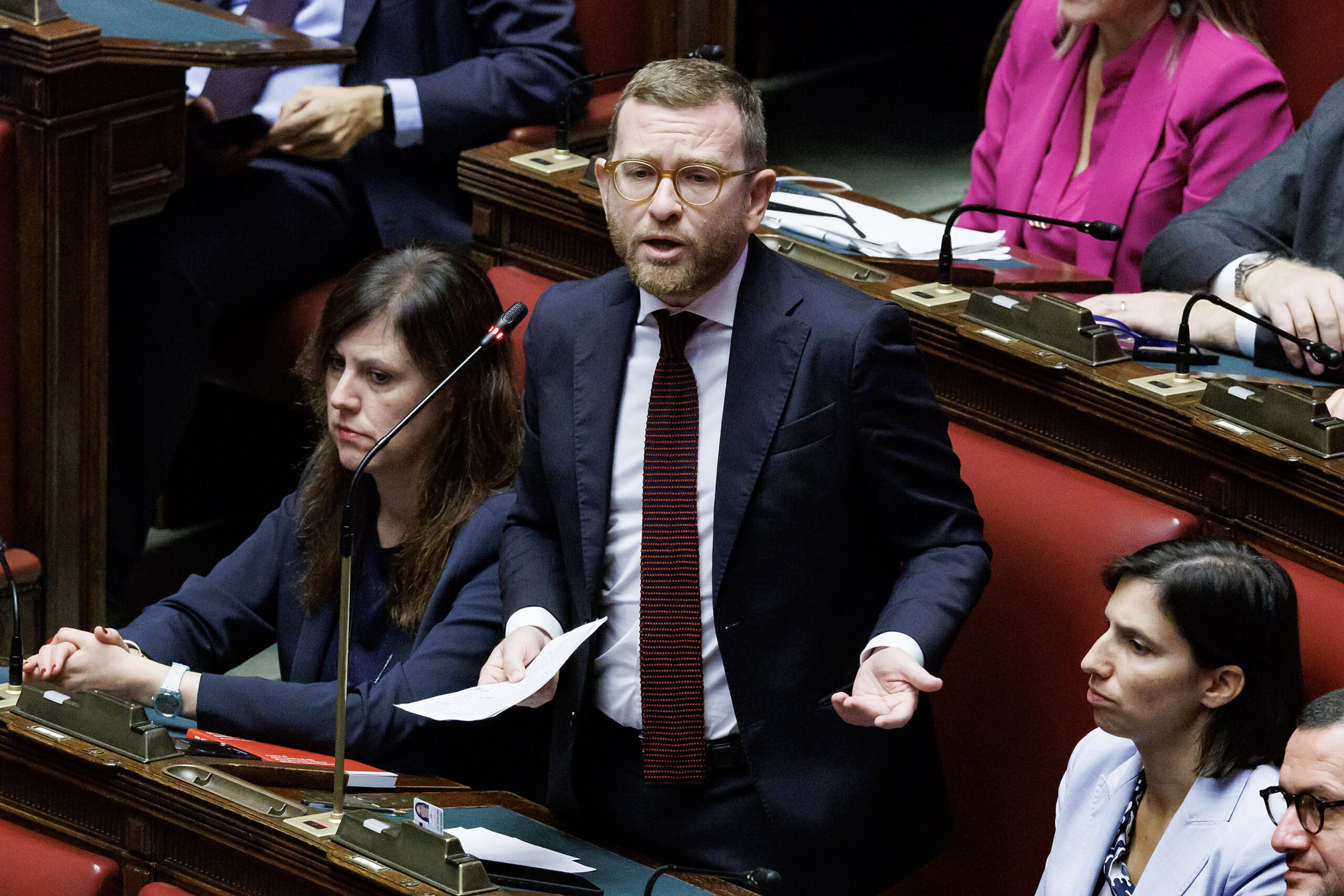 iran pd le gouvernement doit dementir les propos de trump sur laide italienne dans une guerre illegale scaled