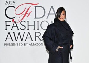 coups de feu tires contre la maison de rihanna a los angeles une femme arretee