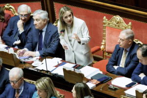ue le senat approuve la resolution de la majorite