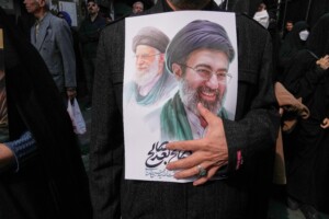 iran mojtaba khamenei toutes les bases americaines dans la region doivent etre fermees