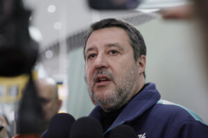 biennale dart salvini il sagit dun organisme autonome giuli se trompe au sujet des russes