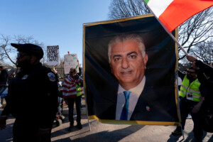 iran reza pahlavi pret a diriger la transition apres la chute du regime