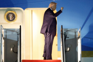 iran trump le detroit dormuz doit rester libre sinon je frapperai les infrastructures petrolieres