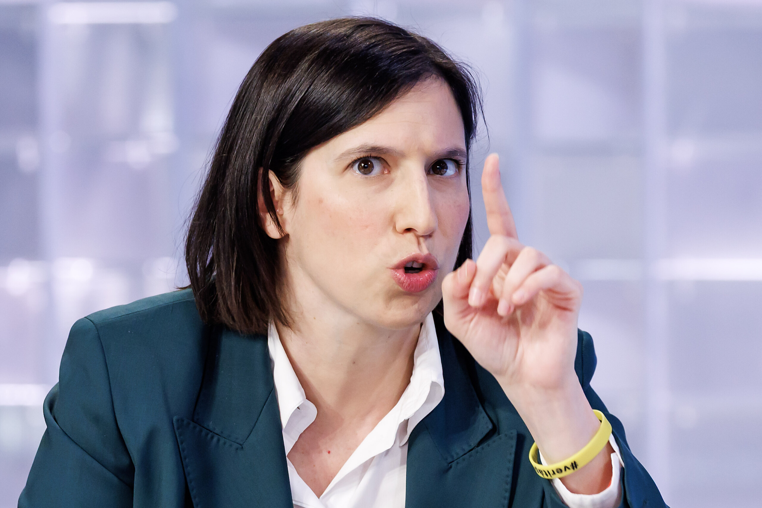 Carburants, Schlein : « Meloni doit se dépêcher sur les accises et retourner à la station-service » 1 carburants schlein meloni doit se depecher sur les accises et retourner a la station service scaled