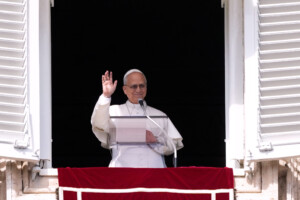 le pape la foi doit etre un engagement pour la paix dans un monde de violence