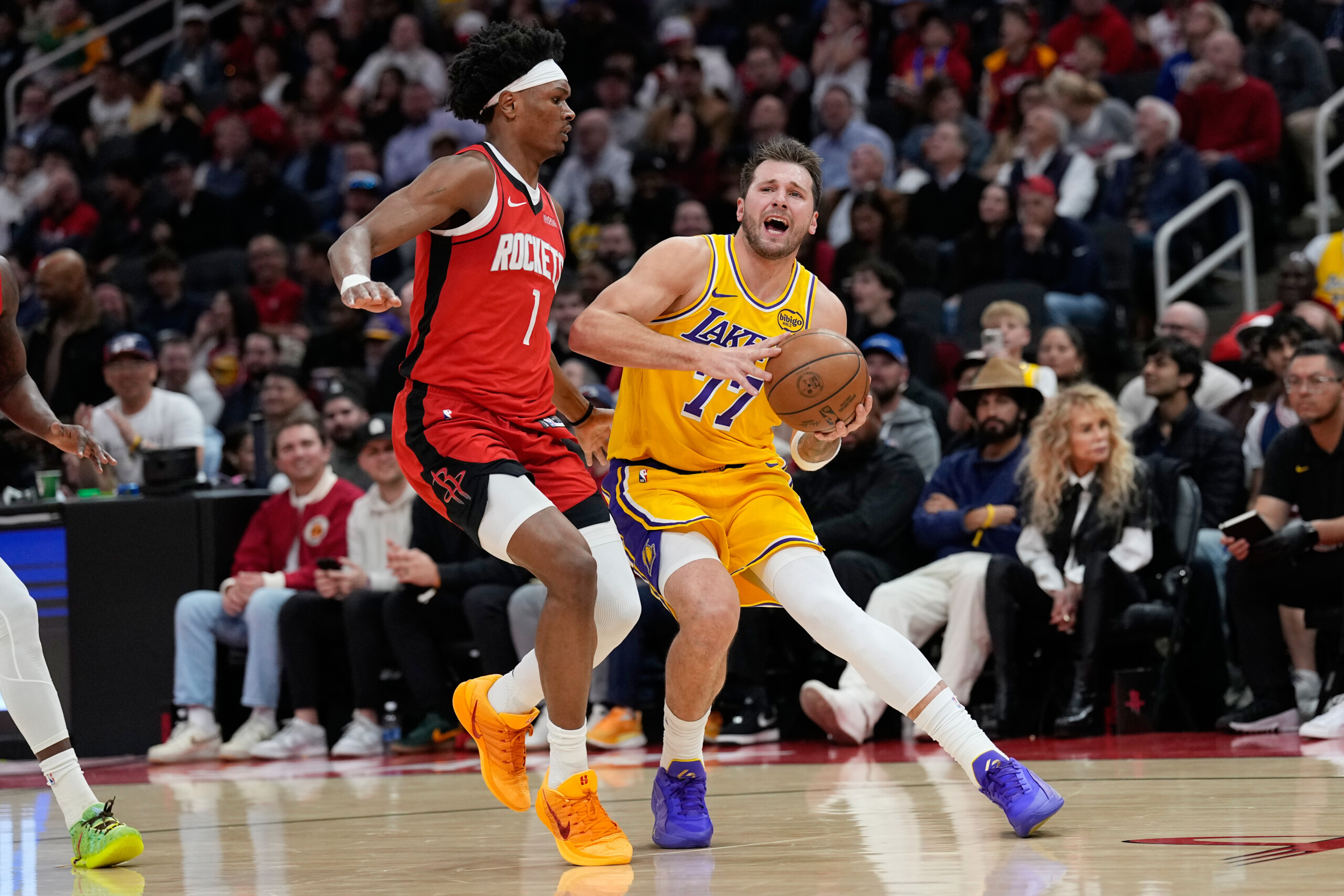 nba les lakers simposent a houston 10e victoire consecutive pour atlanta scaled