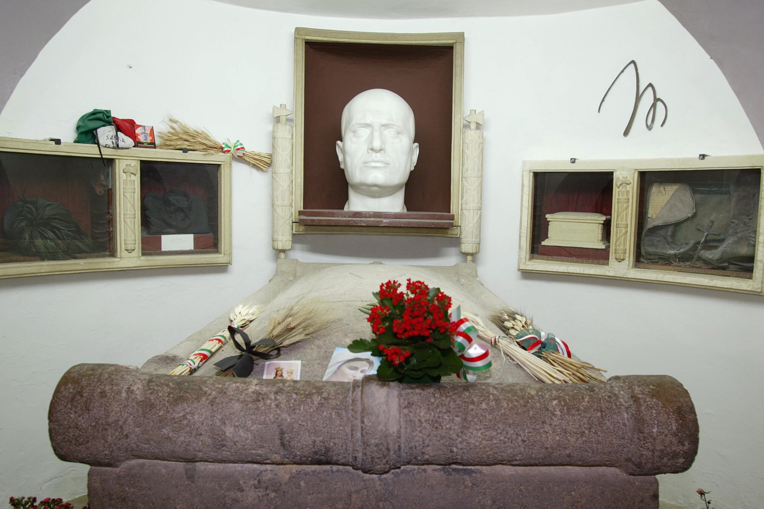 trente mussolini reste citoyen dhonneur la majorite sincline lors dun vote a bulletin secret scaled