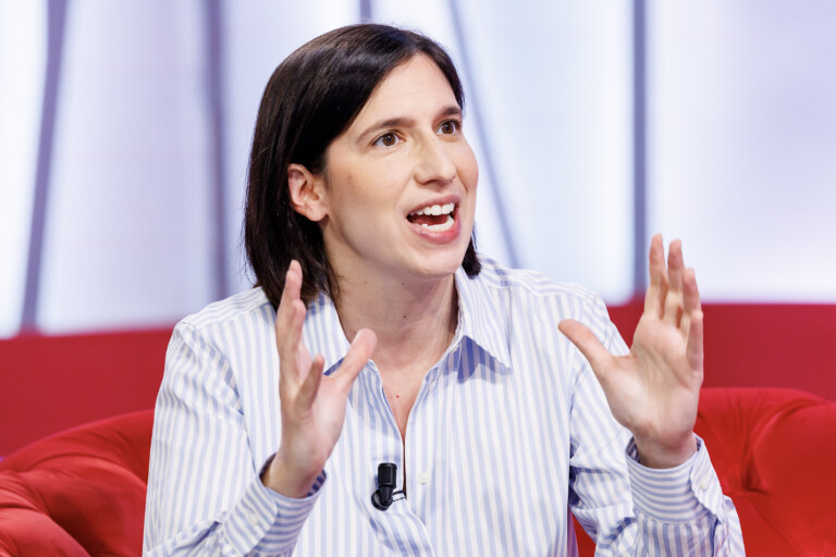 gouvernement schlein meloni doit prendre position sur delmastro avant le referendum pas apres