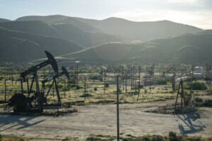 iran aie la mise sur le marche des reserves petrolieres durgence a commence