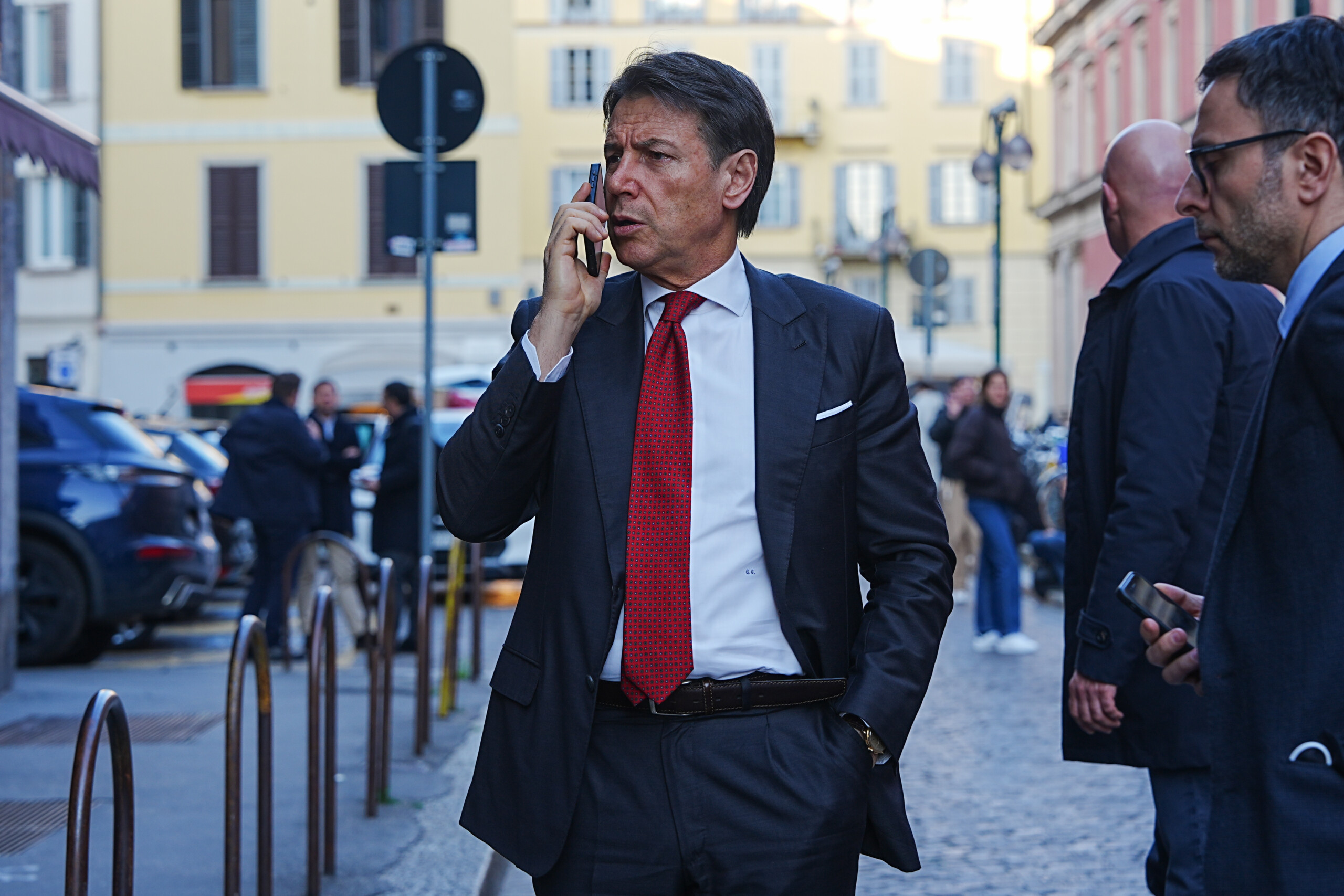 gouvernement conte meloni ne fait rien pour delmastro est elle victime de chantage scaled