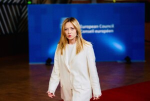 la premiere ministre giorgia meloni sera a pontida dimanche pour les funerailles dumberto bossi