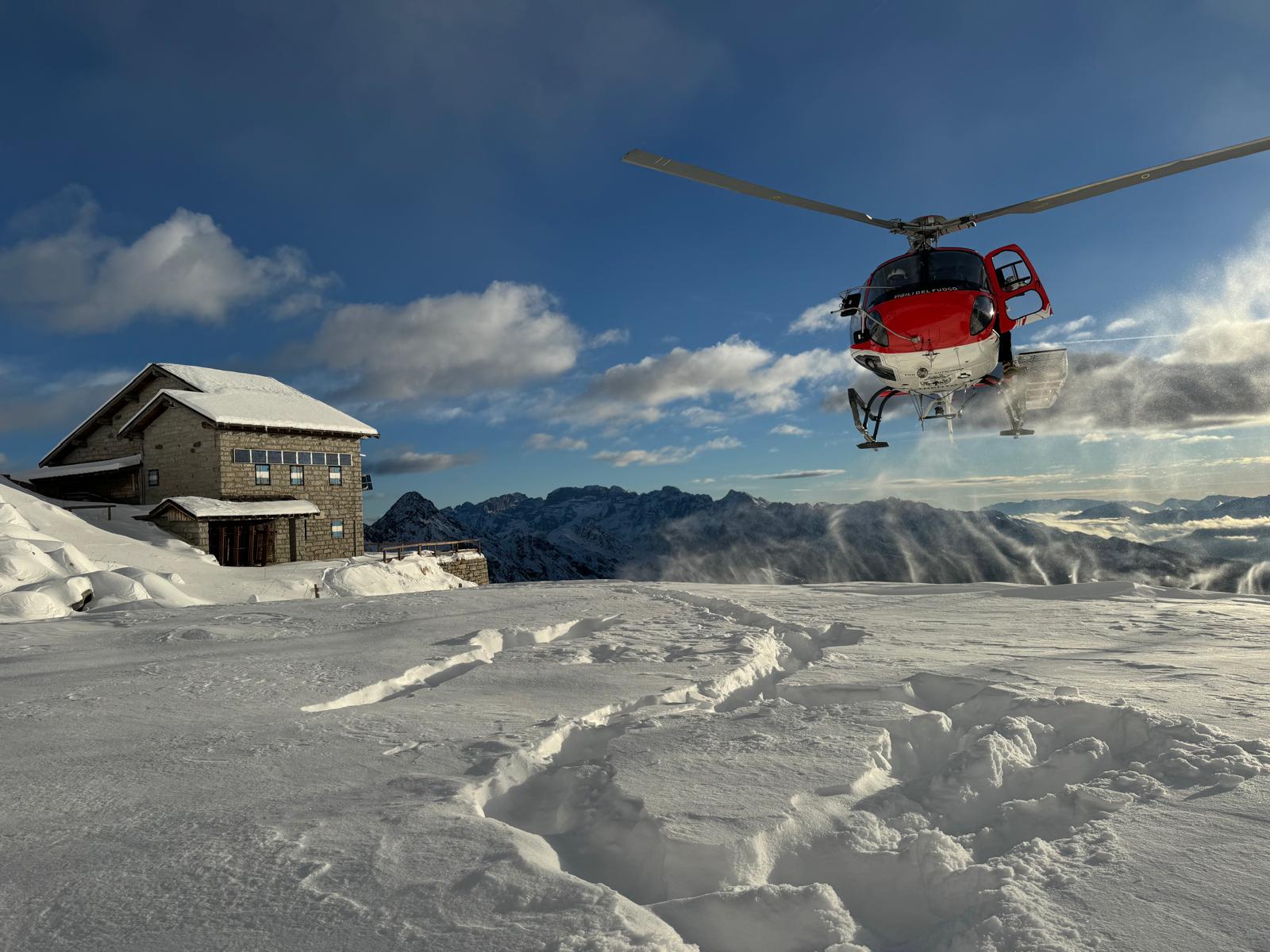 haut adige une avalanche emporte 10 personnes importante operation de secours en cours