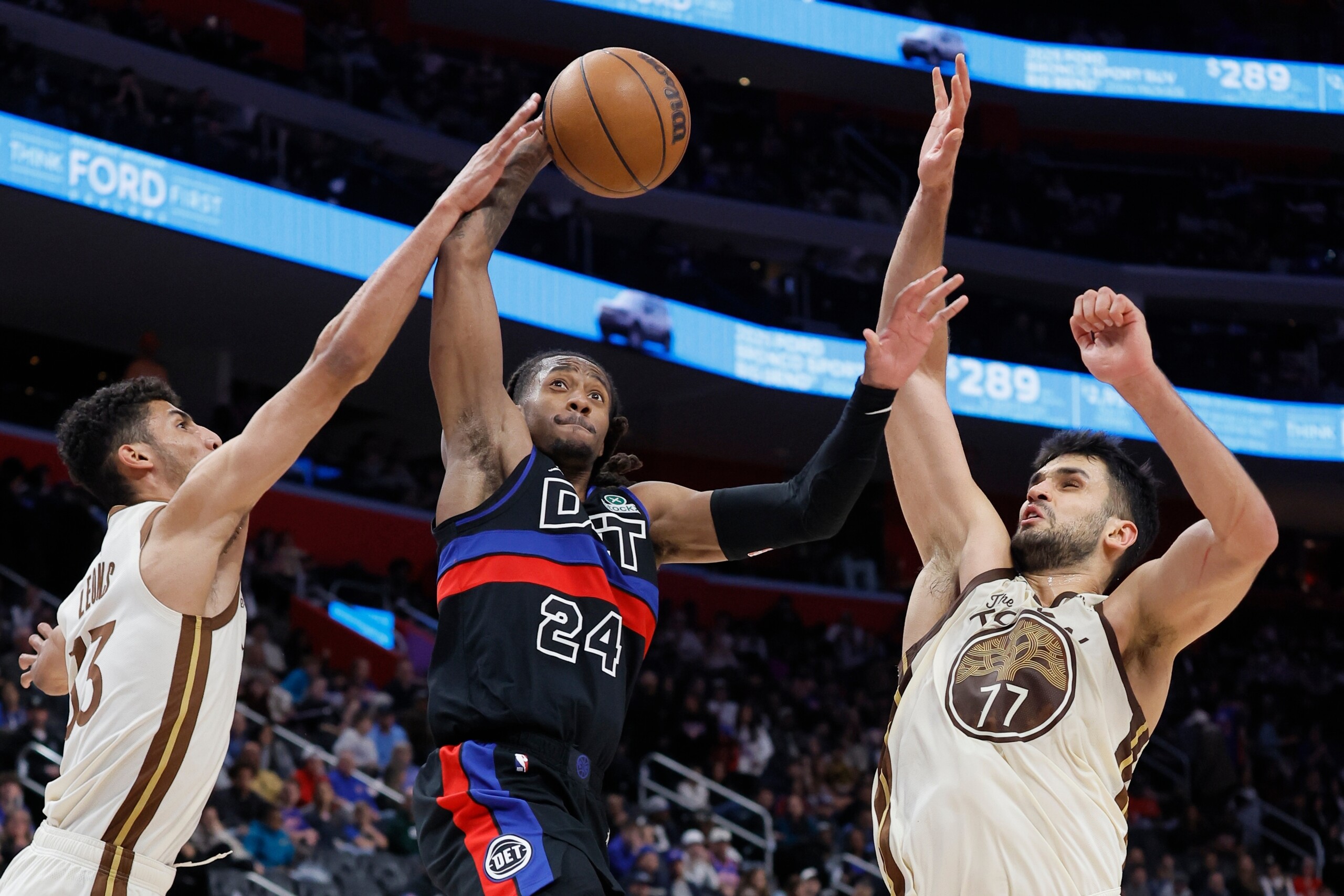 NBA, Detroit bat Golden State et se qualifie pour les playoffs : le derby new-yorkais revient aux Knicks 1 nba detroit bat golden state et se qualifie pour les playoffs le derby new yorkais revient aux knicks scaled